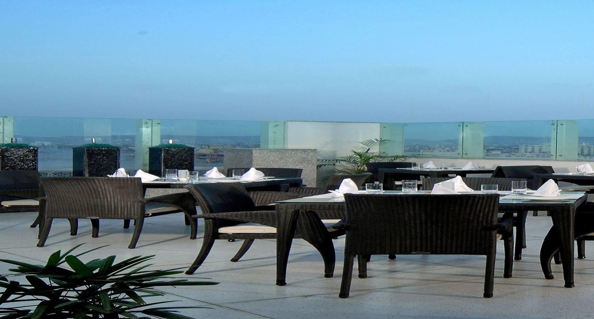 Fairfield By Marriott Jaipur Hotell Exteriör bild